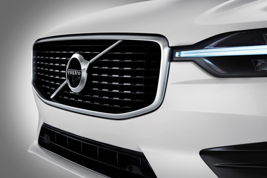 Детали экстерьера Volvo XC60 T8 R-Design 2017 года  (WW) (фото 10 из 23)